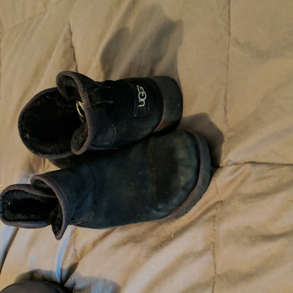 Girls UGG boots sz 2